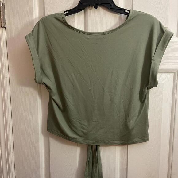 Almost Famous Crop Top Green Size Medium - Picture 6 of 6